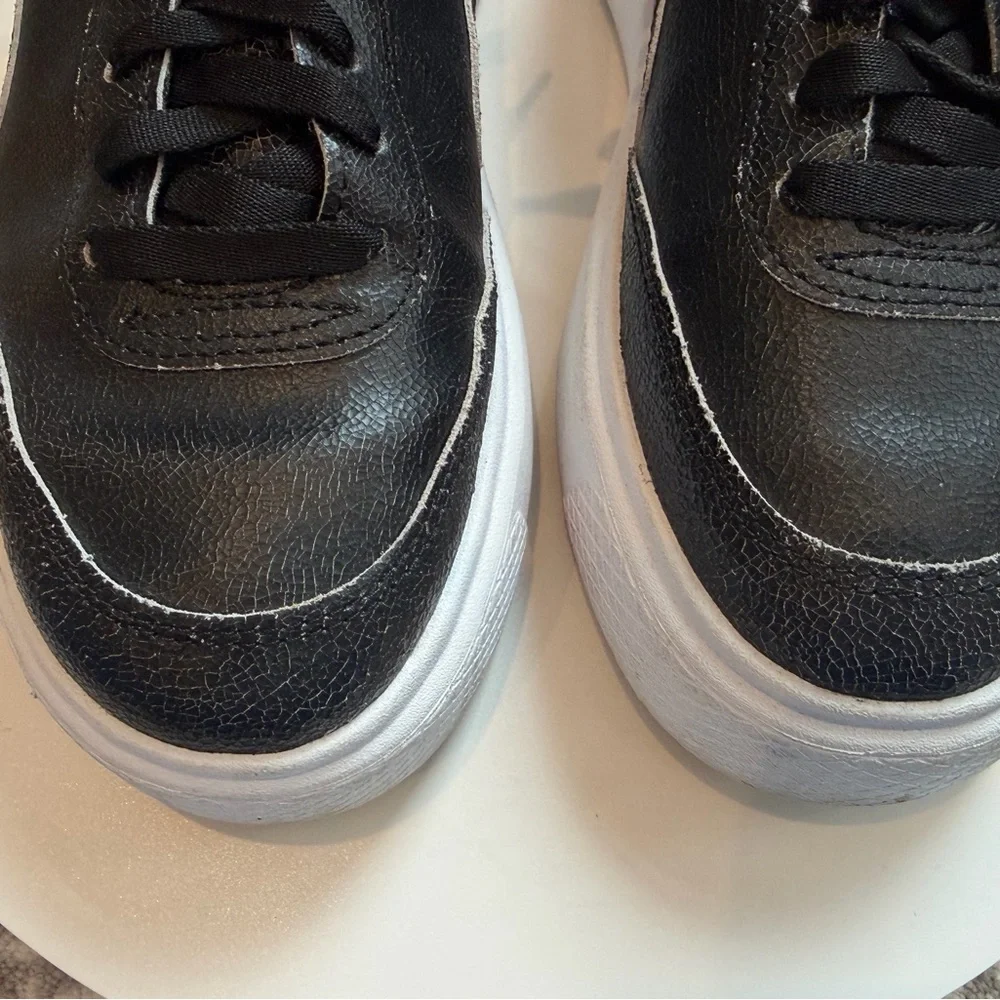 Puma Oslo Maja Sneaker Black Cracked‎ Finish Women's Size 9
